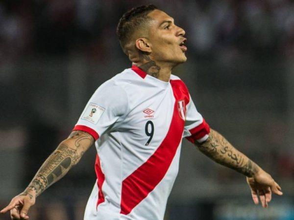 Guerrero está liberado para representar o Perú na Copa do Mundo da Rússia (Foto: Ernesto BENAVIDES/AFP)