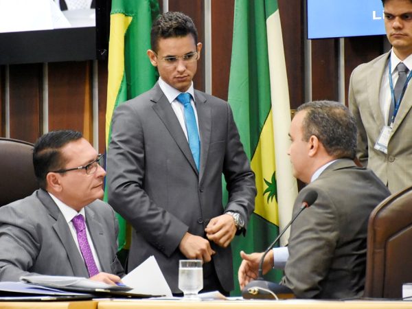 O presidente da Assembleia, Ezequiel Ferreira convocou para a próxima terça (12) a primeira reunião de lideranças — Foto: Eduardo Maia