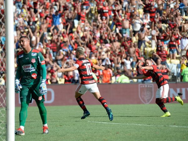 Diego marcou um dos gols da vitória do Flamengo — Foto: Alexandre Vidal / Flamengo