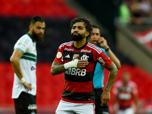 O resultado deixa o Flamengo entre os times que até agora venceram na estreia na Série A. — Foto: Marcelo Cortes / CRF