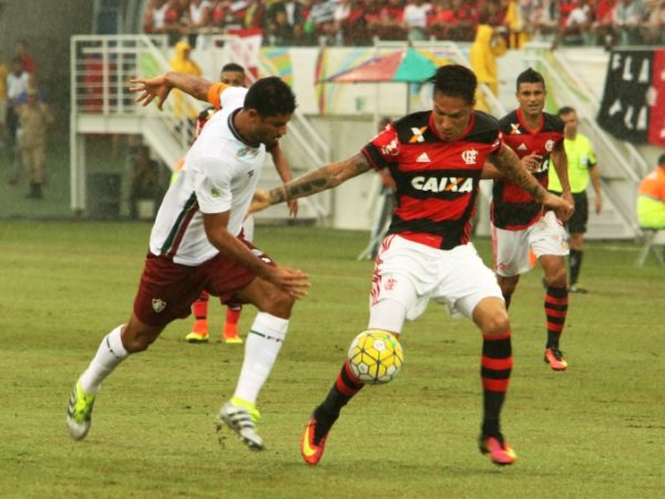 No ano passado, Flamengo e Fluminense promoveram um Fla-Flu histórico na Arena das Dunas - Foto: Alexandre Lago