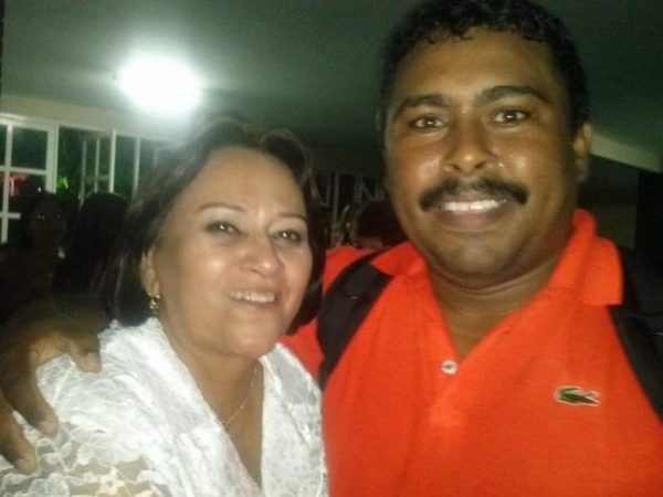 Figueiredo ao lado da governadora eleita Fátima Bezerra — Foto: Arquivo pessoal