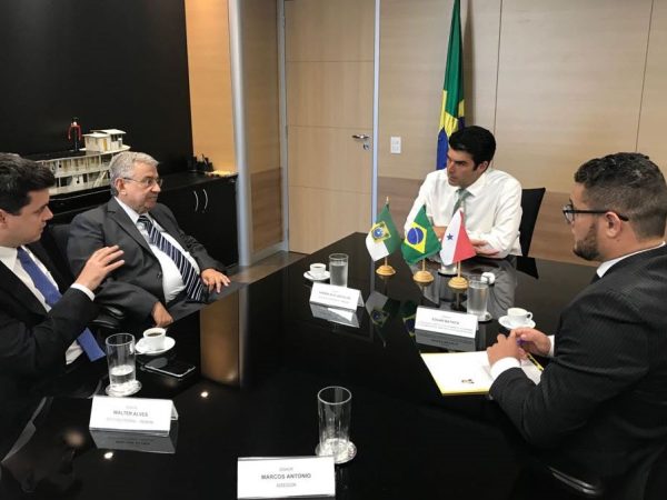 Garibaldi Filho, Walter Alves e ministro Helder Barbalho (Foto: Divulgação)