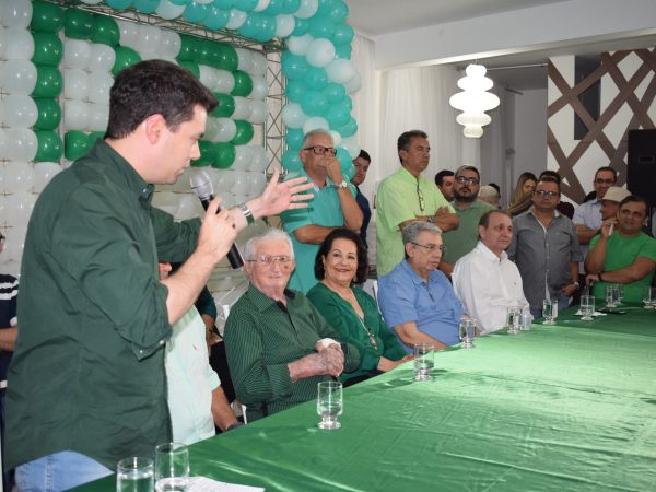 O encontro contou com a presença de lideranças de pelo menos treze cidades da região Agreste (Foto: Divulgação/Assessoria)