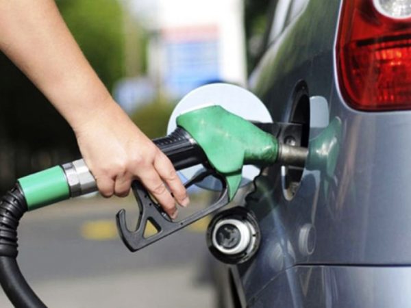 Postos de combustíveis repassaram ao consumidor o aumento dos preços - REPRODUÇÃO