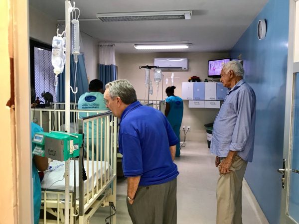 Geraldo visitou a estrutura do hospital e conversou com pacientes, acompanhantes e funcionários (Foto: Divulgação)