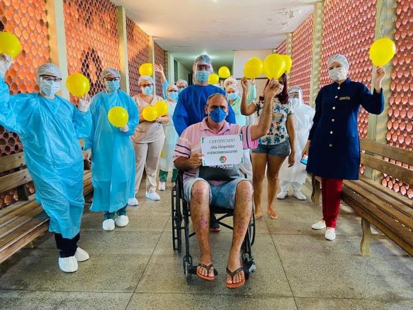 Gilvan Batista recebeu alta hospitalar com emocionante homenagem dos servidores — Foto: Divulgação