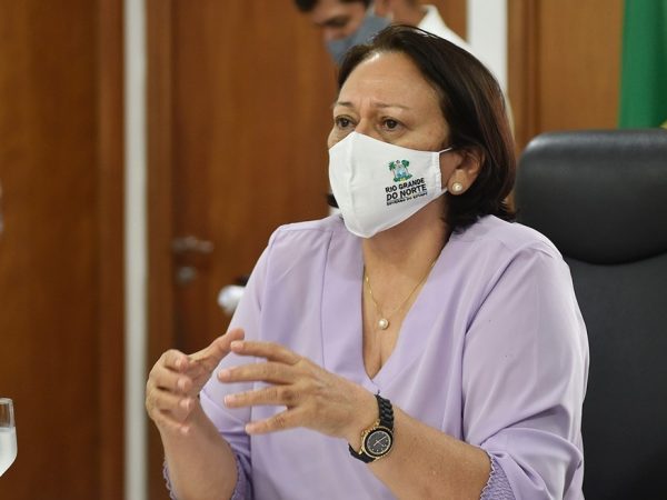 Fátima Bezerra admite colapso e pede a prefeitos medidas mais duras para evitar cenário em todo o Estado — Foto: Elisa Elsie