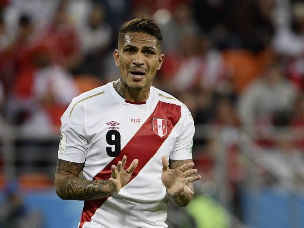 Guerrero entrou no segundo tempo contra a Dinamarca e deve ser titular contra a França (Foto: Filippo Monteforte/AFP)