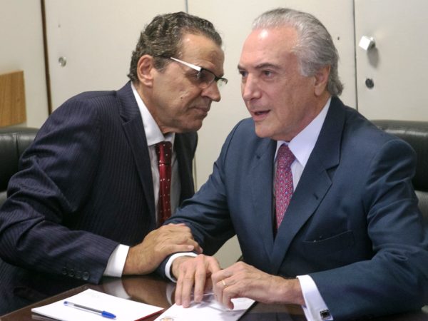 Henrique Eduardo Alves (à esq) e o presidente Michel Temer. Foto: Ed Ferreira/Estadão