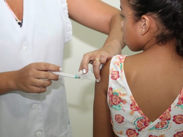 Campanha nacional intensifica vacinação de adolescentes contra HPV e meningite C (Foto: Carol Fariah/Prefeitura de Santos)