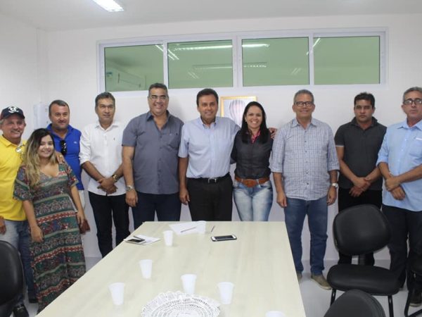 O encontro aconteceu nesta quinta-feira (3) na sede do PDT em Natal (Foto: Divulgação/Assessoria)