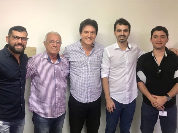 Os dois grupos estiveram com o governador acompanhados do pré-candidato a deputado estadual, Gustavo Costa (Foto: Divulgação)