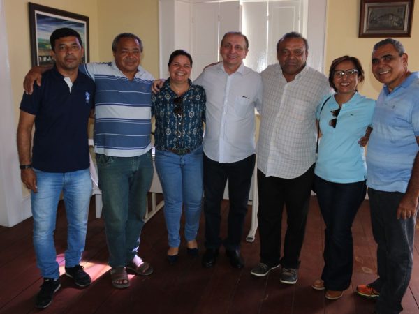Antônio Jácome com lideranças políticas em Ceará-Mirim (Foto: Divulgação)