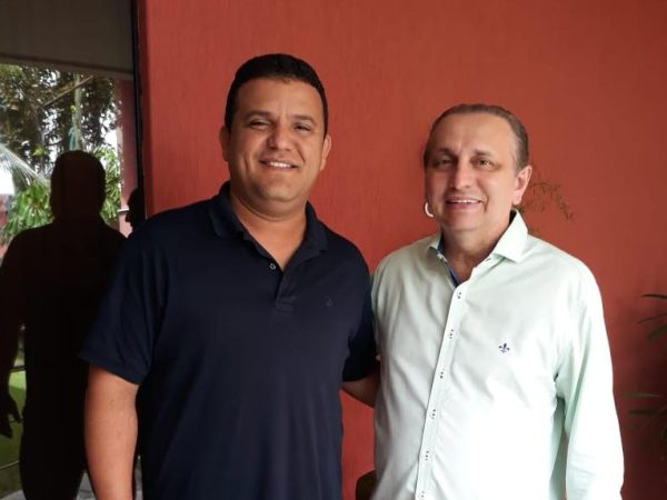 Prefeito de Guamaré, Hélio Willamy e o candidato a senador Antônio Jácome (Foto: Divulgação)