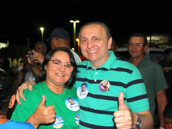 Prefeita de Fernando Pedroza, Sandra Jaqueline e o candidato a senador Antônio Jácome (Foto: Divulgação)