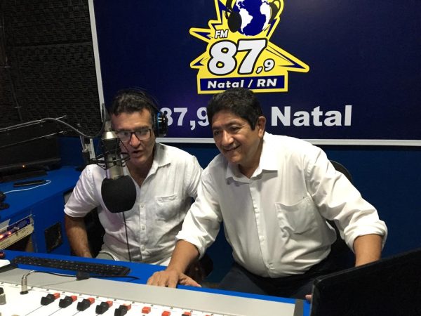 Apresentador do Jornal da 87 FM, Aquino Neto e o advogado Edvaldo Leite — Foto: Divulgação