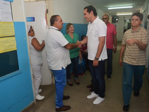 Kleber Rodrigues acompanhou de perto e identificou a necessidade de manutenção nas unidades hospitalares — Foto: Divulgação
