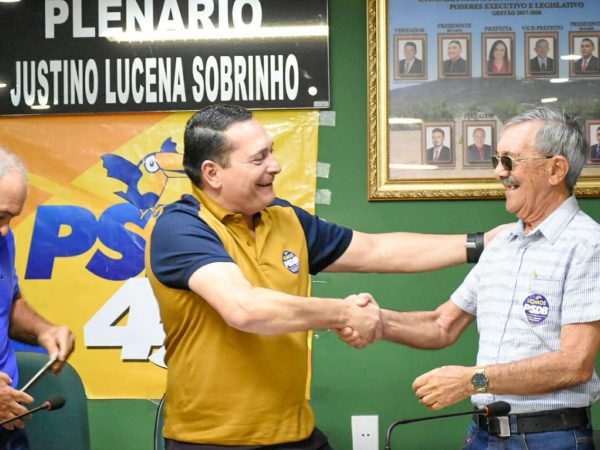 Ezequiel Ferreira participou da Convenção do PSDB em Ouro Branco e abonou a ficha do novo integrante — Foto: Divulgação