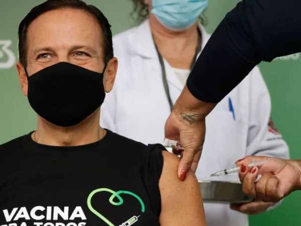Em junho, o Doria tomou a segunda dose da CoronaVac, vacina produzida pelo Instituto Butantan. — Foto: Vinícius Nunes/Agência F8/Estadão Conteúdo