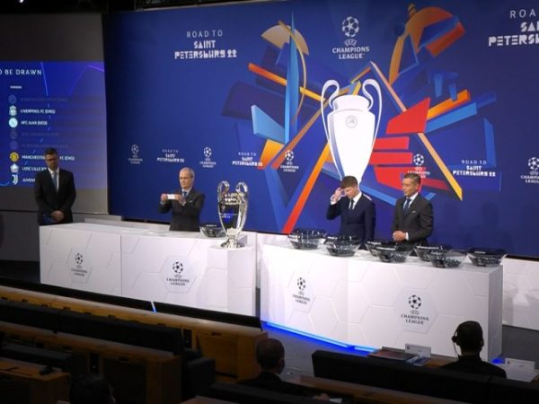 Após análise, UEFA informou que um novo sorteio será feito às 11h (de Brasília). — Foto: Reprodução/UEFA