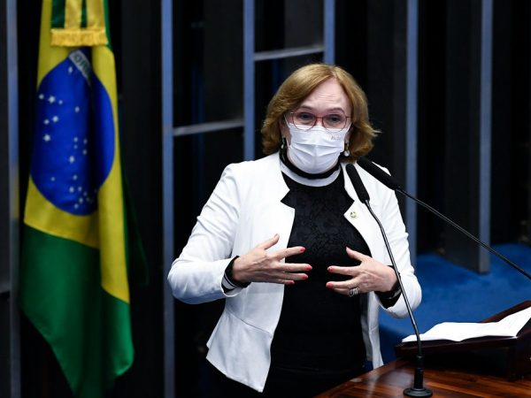 Senadora votou favorável à proposta, depois que várias mudanças defendidas pela oposição foram acatadas. — Foto: Divulgação