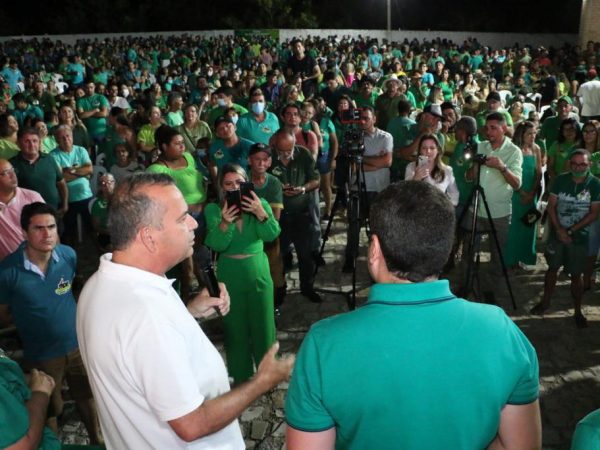 O evento que reuniu uma multidão foi capitaneado pelo prefeito da cidade, Alan Silveira. — Foto: Divulgação