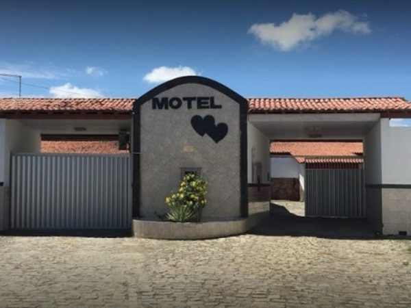 Mulher foi encontrada morta dentro do Motel Dois Corações, em São Gonçalo do Amarante — Foto: Google.