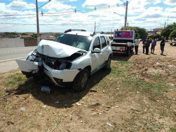 Um veículo tipo Renault Duster trafegava vindo de Natal com destino a Caicó — Foto: A Fonte Imagens