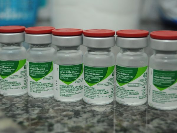 Doses da vacina contra a Influenza — Foto: Prefeitura de Campos dos Goytacazes/Divulgação