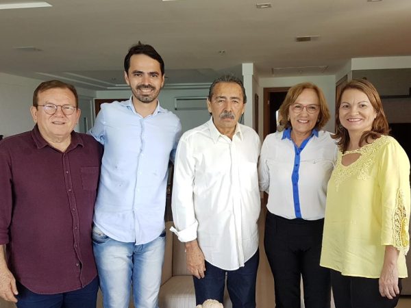 Jaime Calado, Gustavo Costa, José Adécio, Zenaide e Neide, esposa de José Adécio (Foto: Divulgação)
