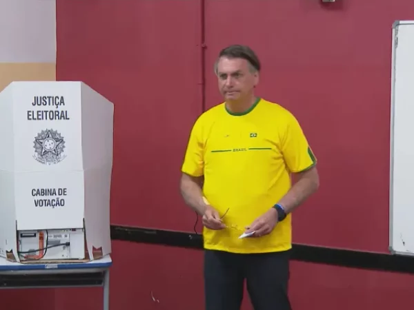 Bolsonaro também pediu para usar roupas nas cores verde e amarelo. — Foto: Reprodução/TV Globo