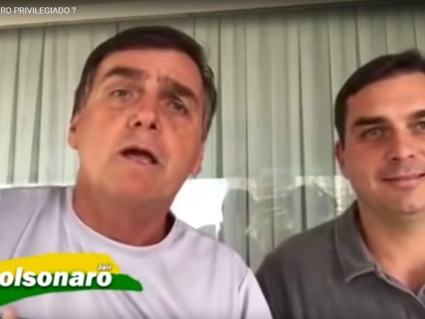 Em vídeo de 21 de março de 2017, o presidente Jair Bolsonaro, que na época era deputado federal, diz que não quer foro privilegiado — Foto: Reprodução/YouTube/Eduardo Bolsonaro