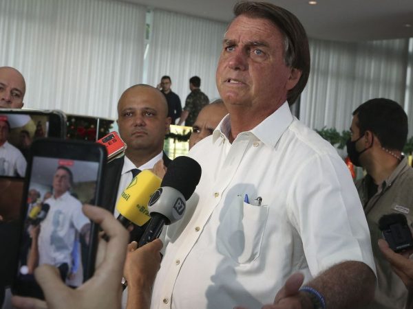 Hospital diz que o presidente está sem febre ou dor abdominal. — Foto: © Antonio Cruz/Agência Brasil