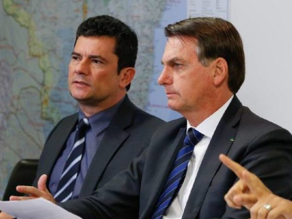 Nos ultimos dias, Bolsonaro atropelou Moro e anunciou a troca do superintendente da PF no RJ — Foto: Carolina Antunes/PR.