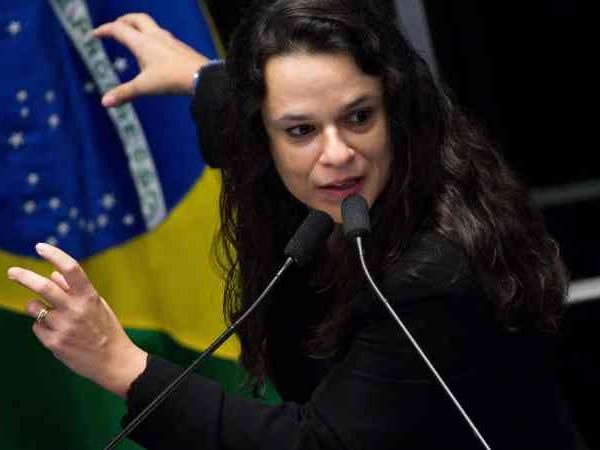 A deputada comentou sobre a investigação envolvendo o filho do presidente da República — Foto: © Marcelo Camargo/Agência Brasil