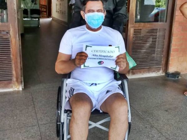 Jarles Cavalcanti chegou a ser internado, inclusive, numa UTI, mas se recuperou bem e agora recebeu alta — Foto: Divulgação