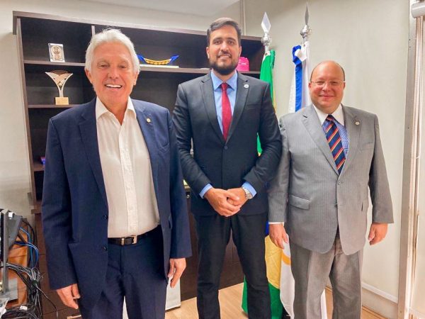 João Maia se reuniu com o Presidente Nacional, Miguel Marques, e o superintendente do RN, Pablo Tatim. — Foto: Divulgação
