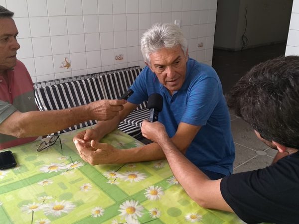 Pré-candidato a deputado federal, João Maia em entrevista coletiva na cidade de Caicó (Foto: Divulgação/Assessoria)
