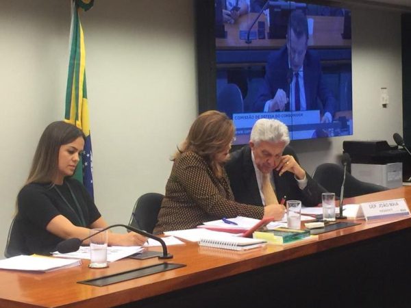 Deputado João Maia na presidência dos trabalhos da Comissão de Defesa do Consumidor da Câmara — Foto: Divulgação
