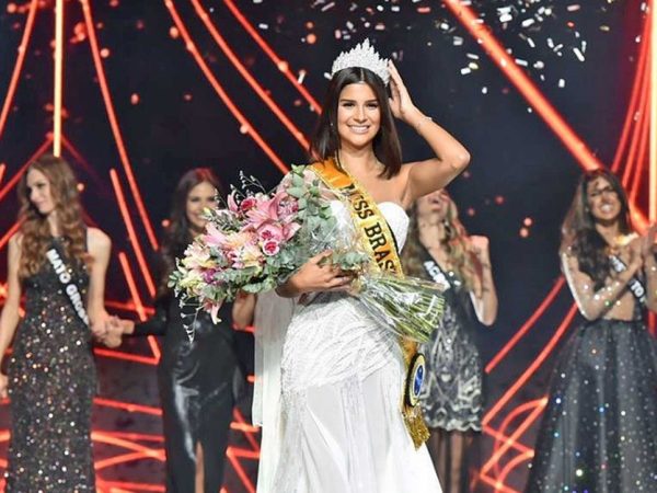 A jornalista e apresentadora Júlia Horta, de 24 anos, que representou Minas Gerais, foi escolhida a Miss Brasil 2019 — Foto: Reprodução / Facebook / Miss Brasil BE Emotion