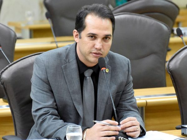 Parlamentar também pediu celeridade na votação de uma matéria de sua iniciativa, denominada de “Pró Emprego” — Foto: Eduardo Maia