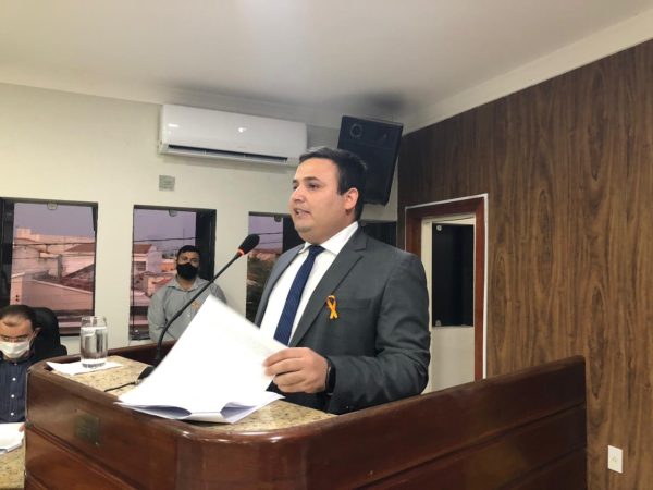O prefeito Dr. Tadeu pediu o apoio da população e à Câmara de Vereadores de Caicó. — Foto: Divulgação