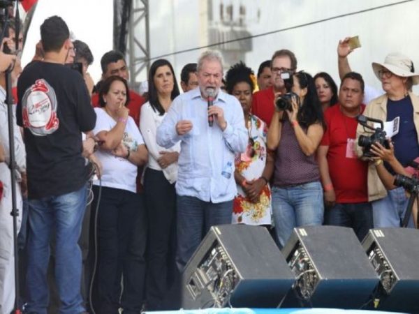 Lula participou do ato público “Por Água e Democracia” em Campina Grande na PB (Foto: Paraibaonline/Leonardo Silva)