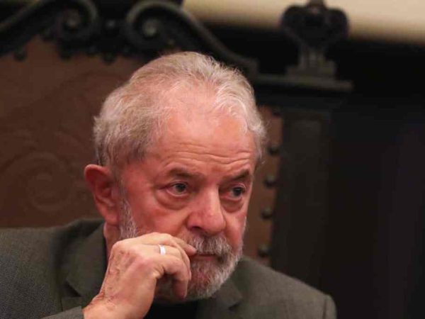 Apartamento de luxo liga a Oi à família de Lula, diz Lava Jato — Foto: © Reuters