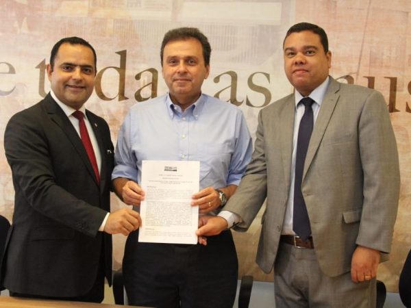 Carlos Eduardo foi claro ao dizer que manterá parceria estabelecida ainda na prefeitura de Natal (Foto: Divulgação)