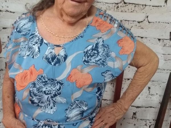 Maria Leonardo da Silva, de 74 anos, teve um AVC e aguarda há 6 dias por um leito de UTI — Foto: Arquivo da Família/Cedida