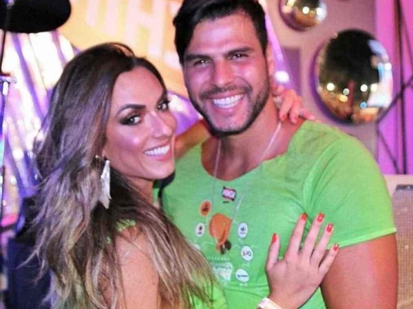 O casal está junto desde o ano passado e recentemente venceram o 'Power Couple' da RecordTV — Foto: © Divulgação