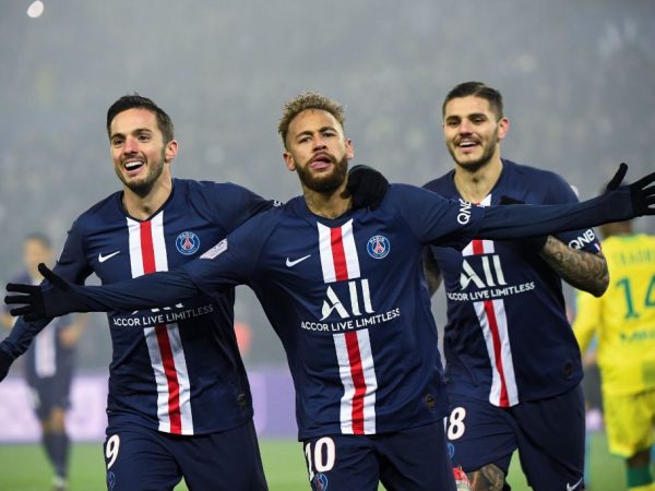 O Paris Saint-Germain obteve assim seu nono título de campeão da França. — Foto: BERTRAND GUAY / AFP