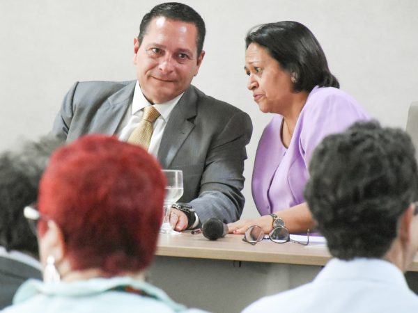 Durante a reunião, a governadora Fátima Bezerra anunciou um decreto de calamidade financeira do Estado — Foto: Eduardo Maia